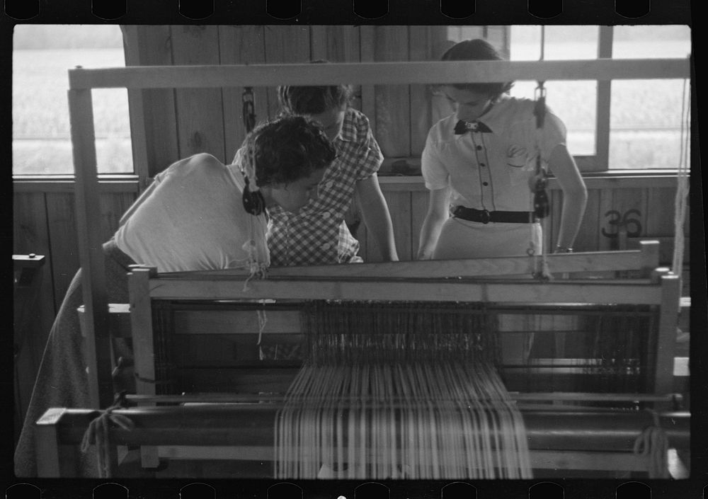 [Untitled photo, possibly related to: Weaving at Red House, West Virginia]. Sourced from the Library of Congress.