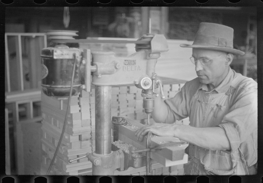 [Untitled photo, possibly related to: Furniture factory, Arthurdale, West Virginia]. Sourced from the Library of Congress.