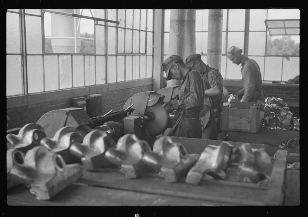 [Untitled photo, possibly related to: Metal shop, Arthurdale, West Virginia]. Sourced from the Library of Congress.