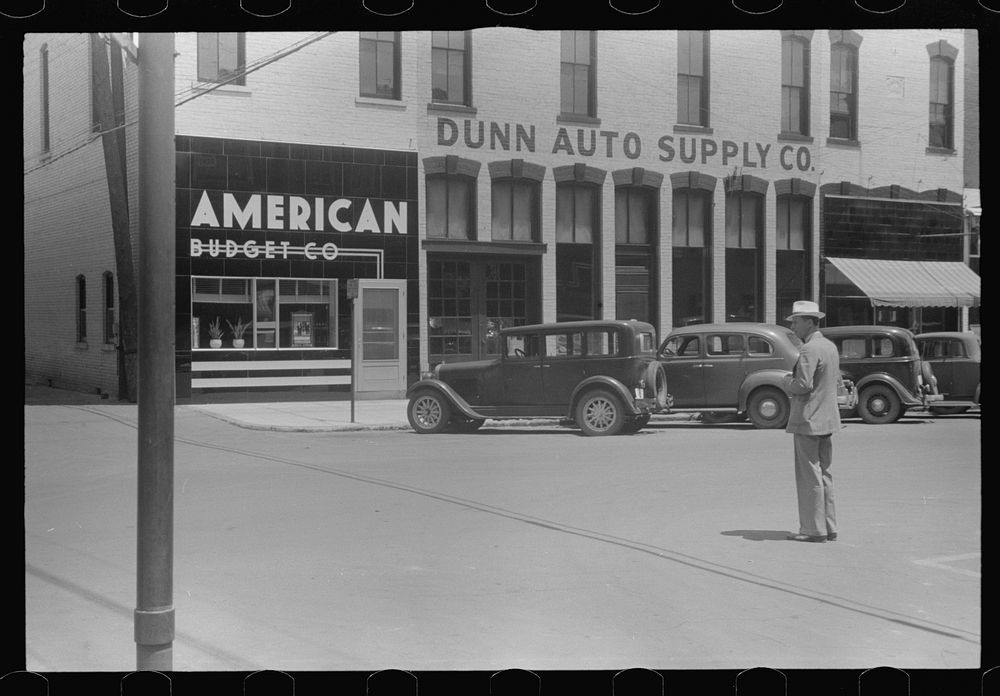 Street scene, Washington Court House, Ohio (see general caption). Sourced from the Library of Congress.
