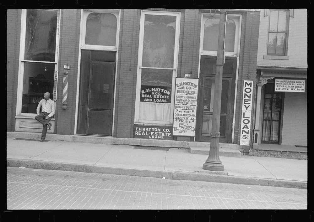 Real estate and loan office, Marysville, Ohio. Sourced from the Library of Congress.