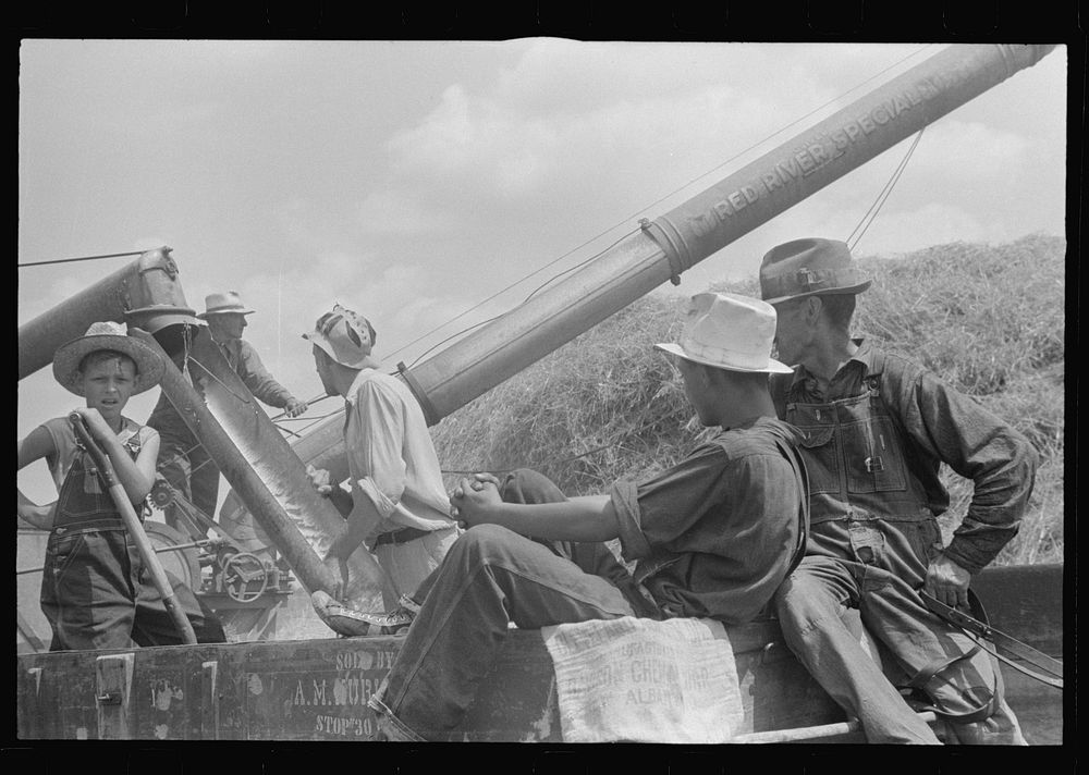 Threshing crew resting, central Ohio. Sourced from the Library of Congress.