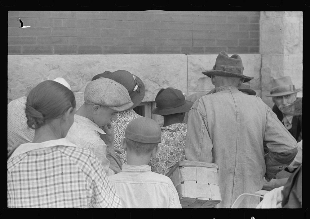 [Untitled photo, possibly related to: Waiting for relief commodities, Urbana, Ohio]. Sourced from the Library of Congress.