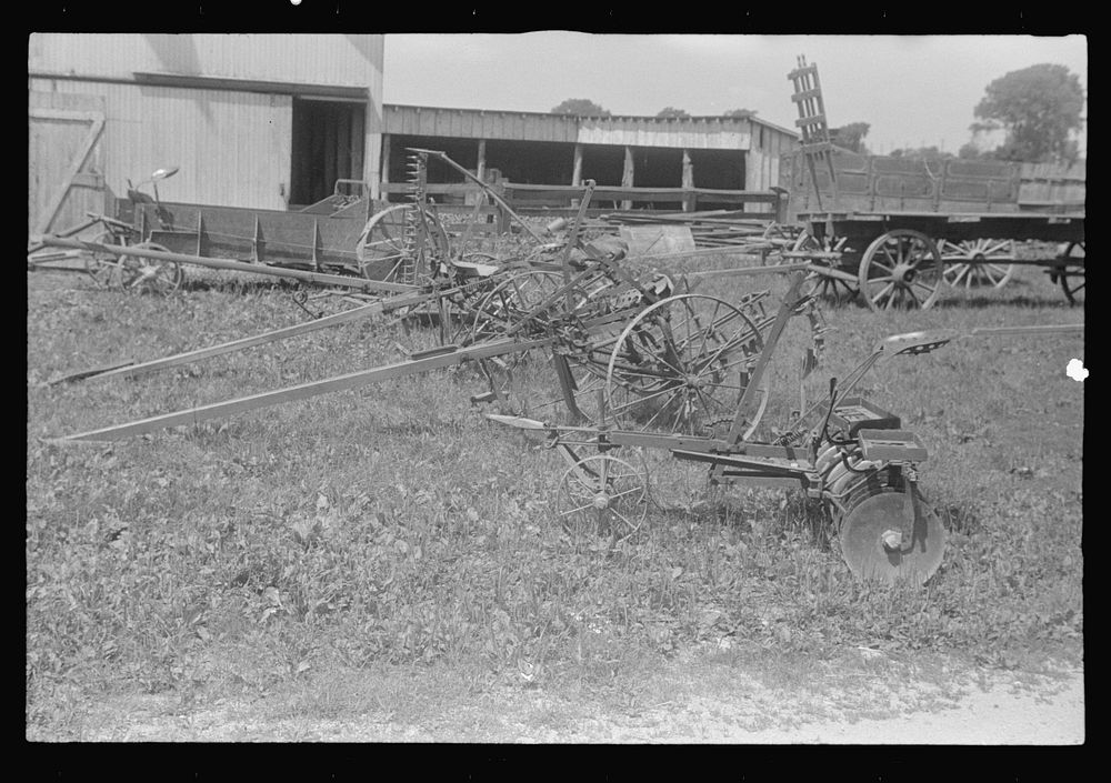 Farm machinery for public auction, central Ohio. Sourced from the Library of Congress.
