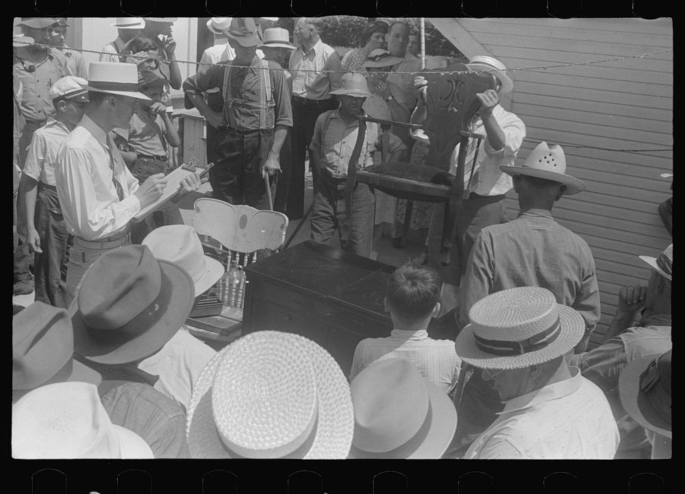 Auctioning off household effects, public auction, central Ohio. Sourced from the Library of Congress.