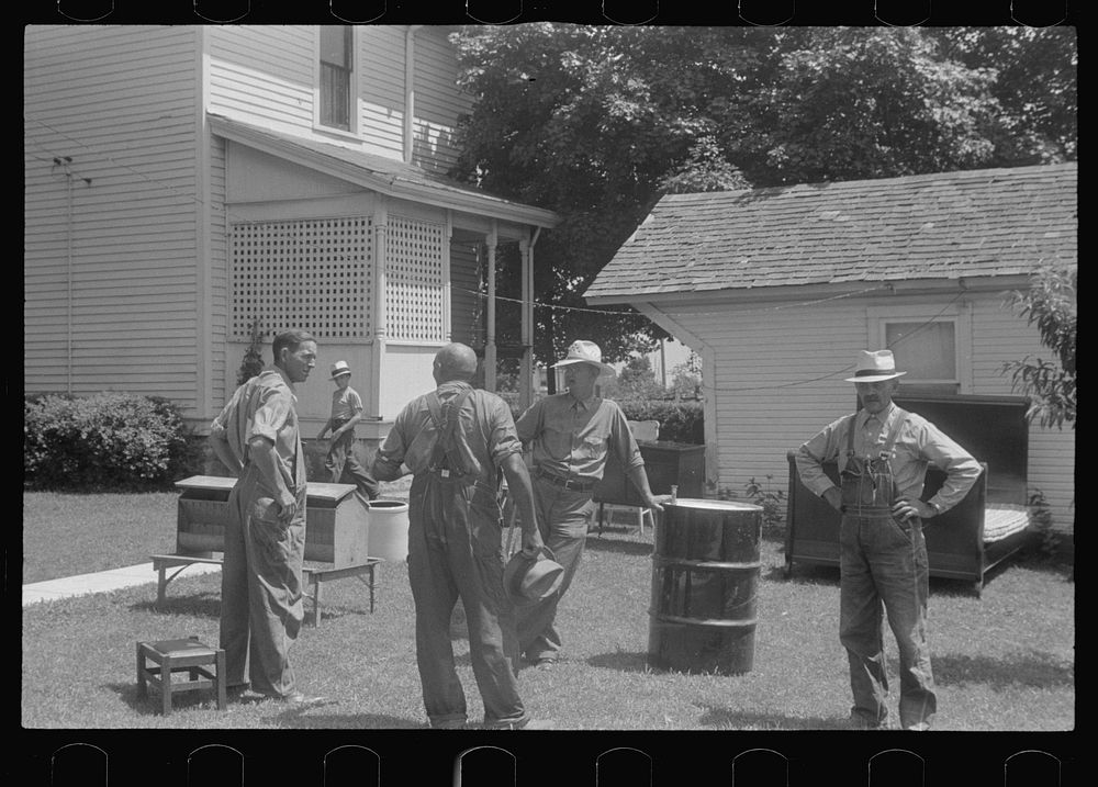 Waiting for public auction to begin, central Ohio. Sourced from the Library of Congress.