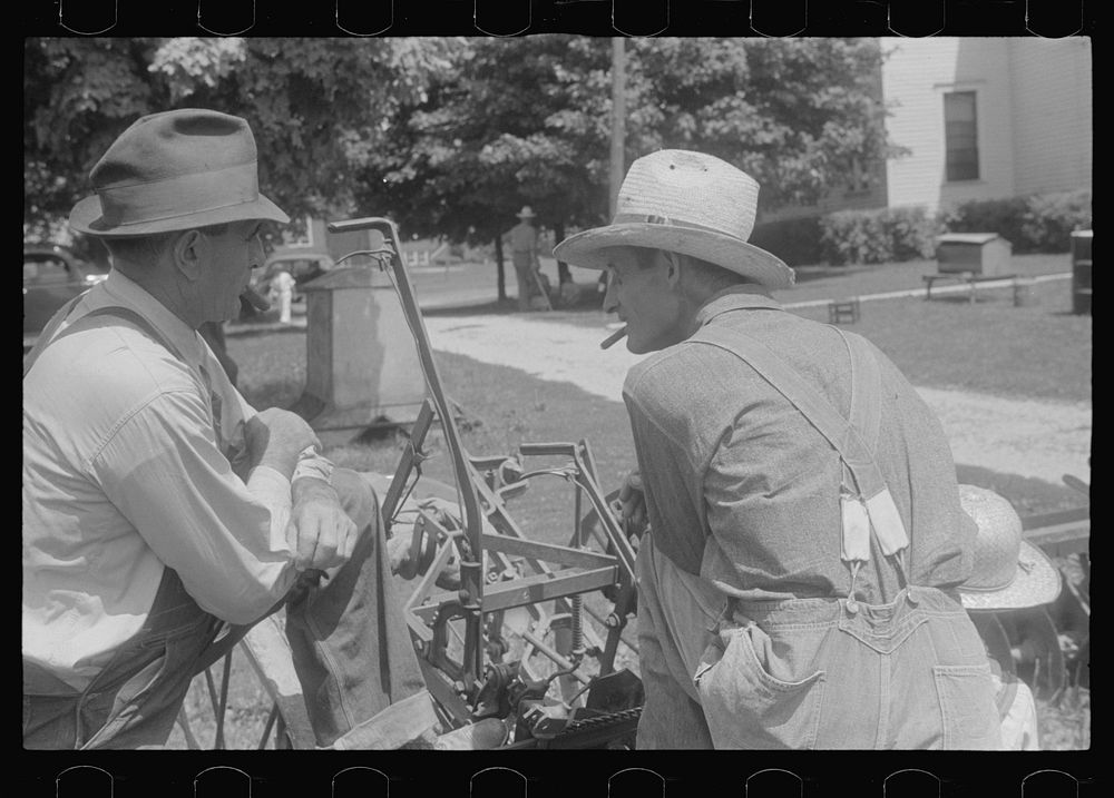 [Untitled photo, possibly related to: Farmers at public auction, central Ohio]. Sourced from the Library of Congress.