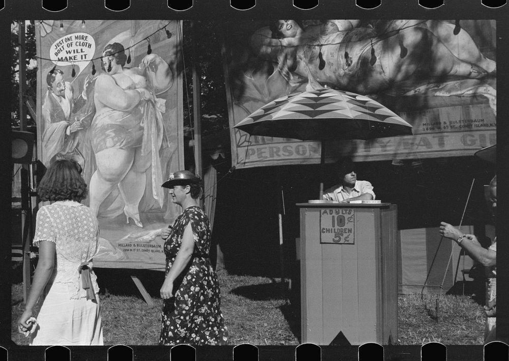 [Untitled photo, possibly related to: Sideshow, county fair, central Ohio]. Sourced from the Library of Congress.