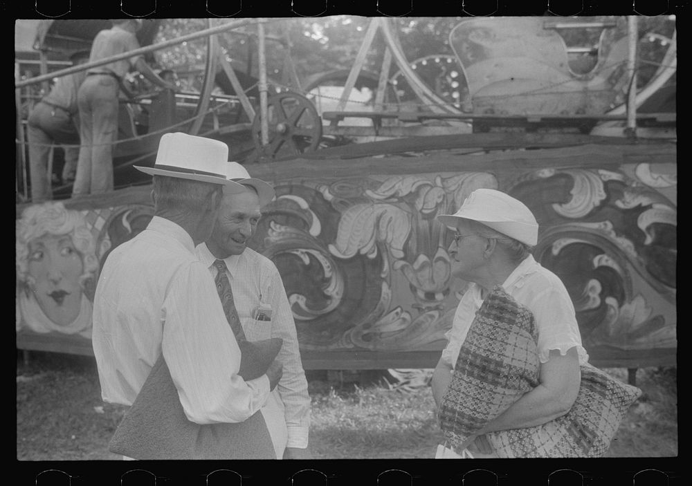 Spectators at county fair, central Ohio. Sourced from the Library of Congress.