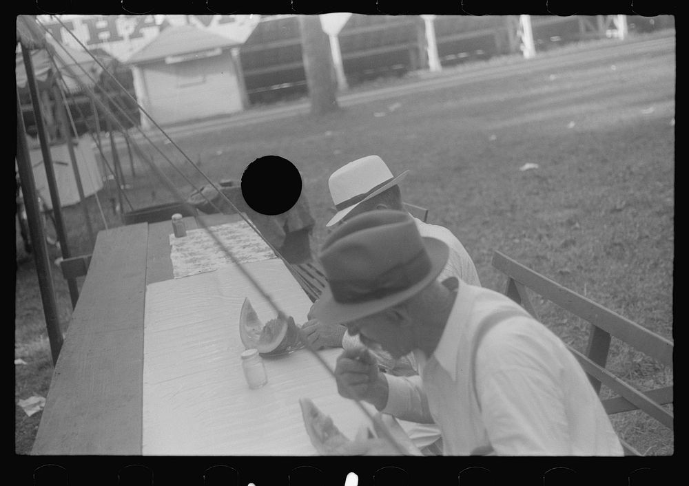 [Untitled photo, possibly related to: Refreshments at county fair, central Ohio]. Sourced from the Library of Congress.