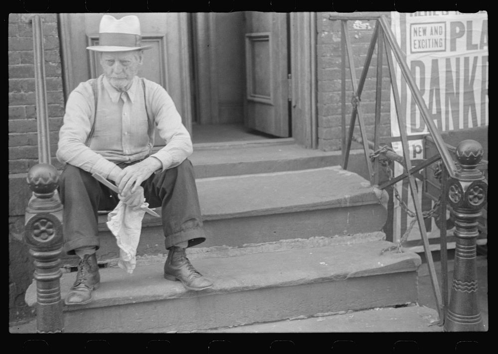 New York, New York. 61st Street between 1st and 3rd Avenues. A tenant. Sourced from the Library of Congress.