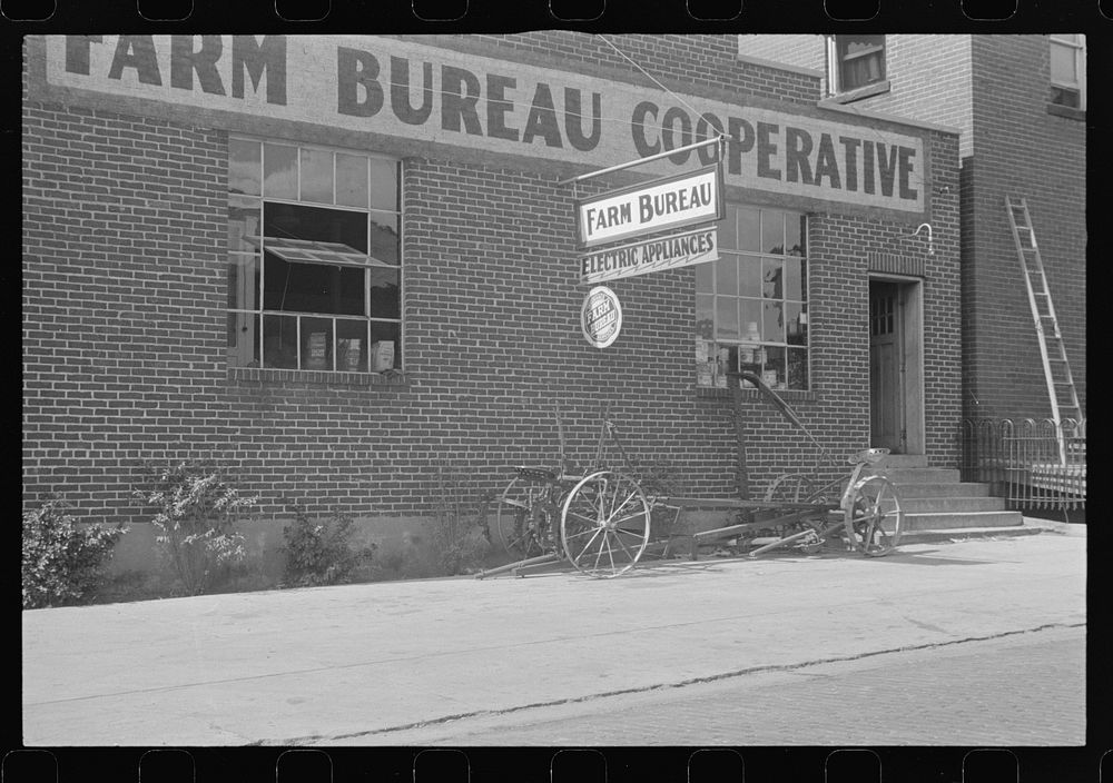 Farm Bureau Coop, Urbana, Ohio. Sourced from the Library of Congress.