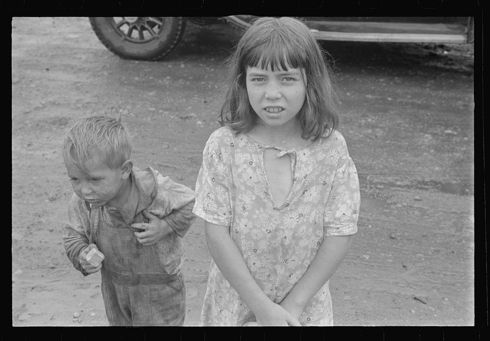 Dwellers in Circleville's "Hooverville," central Ohio (see general caption). Sourced from the Library of Congress.