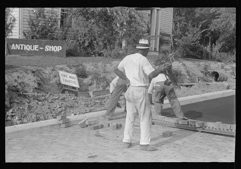 Workers repairing Route 40, Central Ohio. Sourced from the Library of Congress.