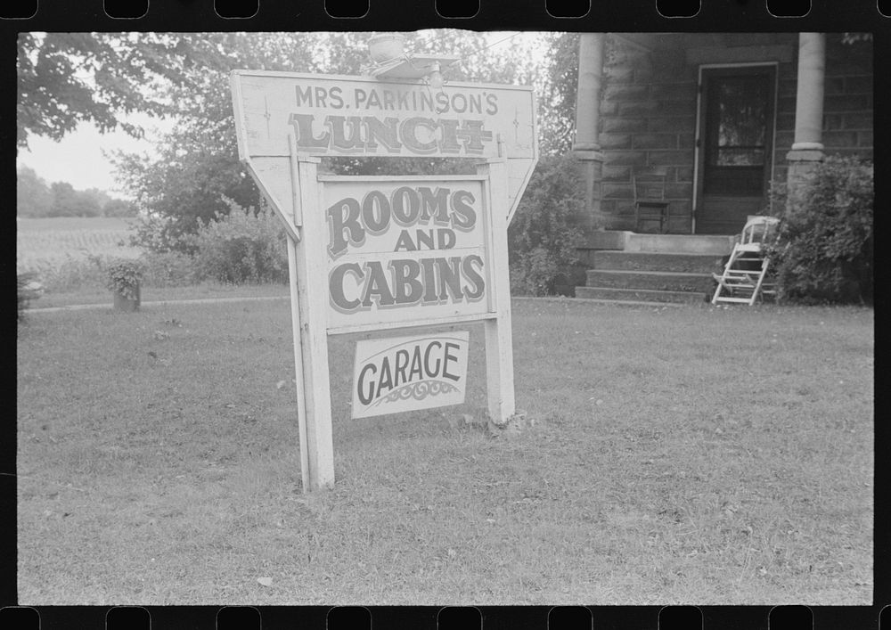 Tourist signs, central Ohio (see general caption). Sourced from the Library of Congress.