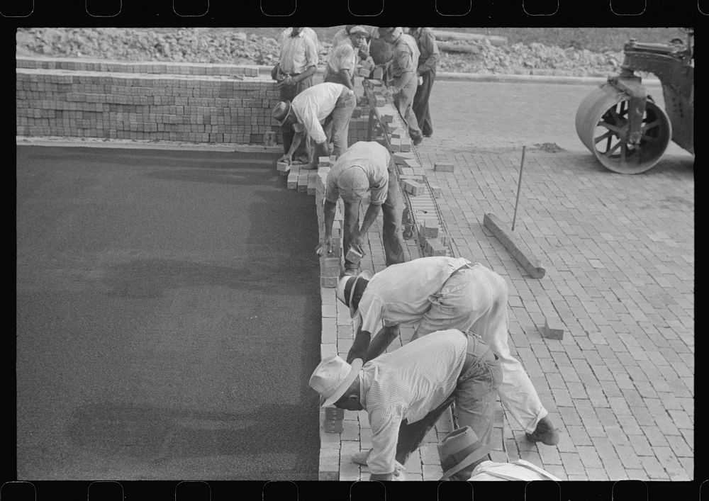 [Untitled photo, possibly related to: Workers repairing Route 40, central Ohio]. Sourced from the Library of Congress.