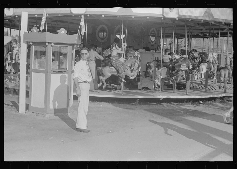 [Untitled photo, possibly related to: Scene at Buckeye Lake Amusement Park, near Columbus, Ohio (see general caption)].…
