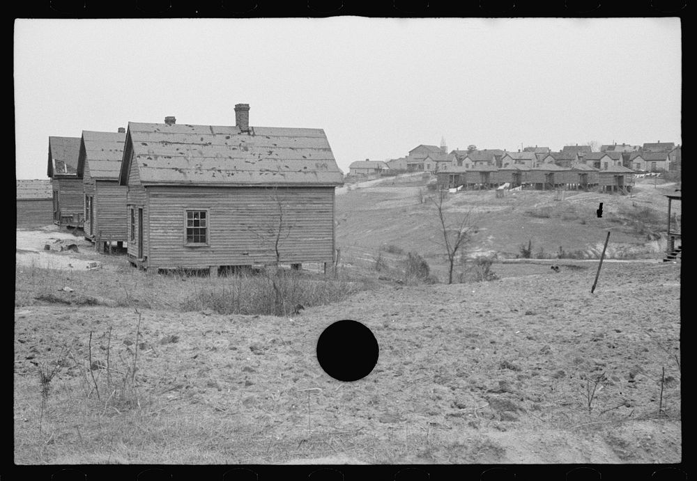 [Untitled photo, possibly related to:  houses, Winston-Salem, North Carolina]. Sourced from the Library of Congress.