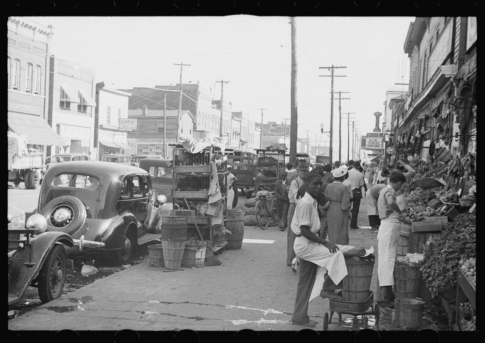 [Untitled photo, possibly related to: Market in the  section, Newport News, Virginia]. Sourced from the Library of Congress.