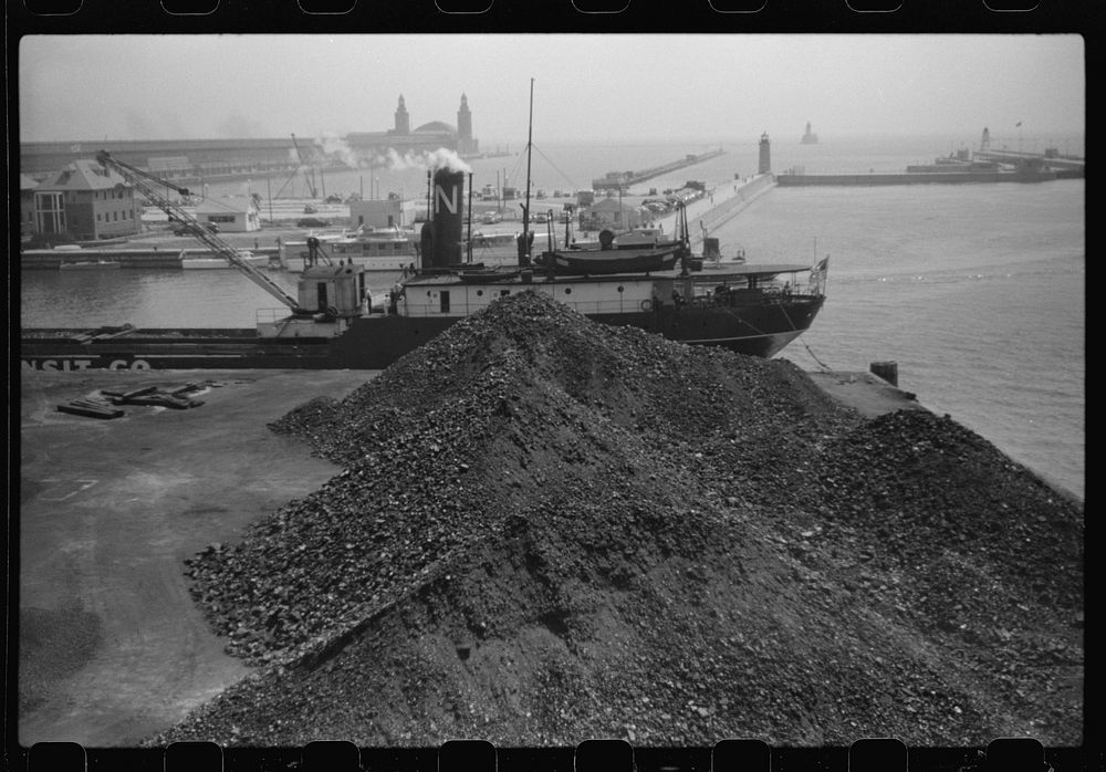 [Untitled photo, possibly related to: Coal dock. Chicago, Illinois]. Sourced from the Library of Congress.