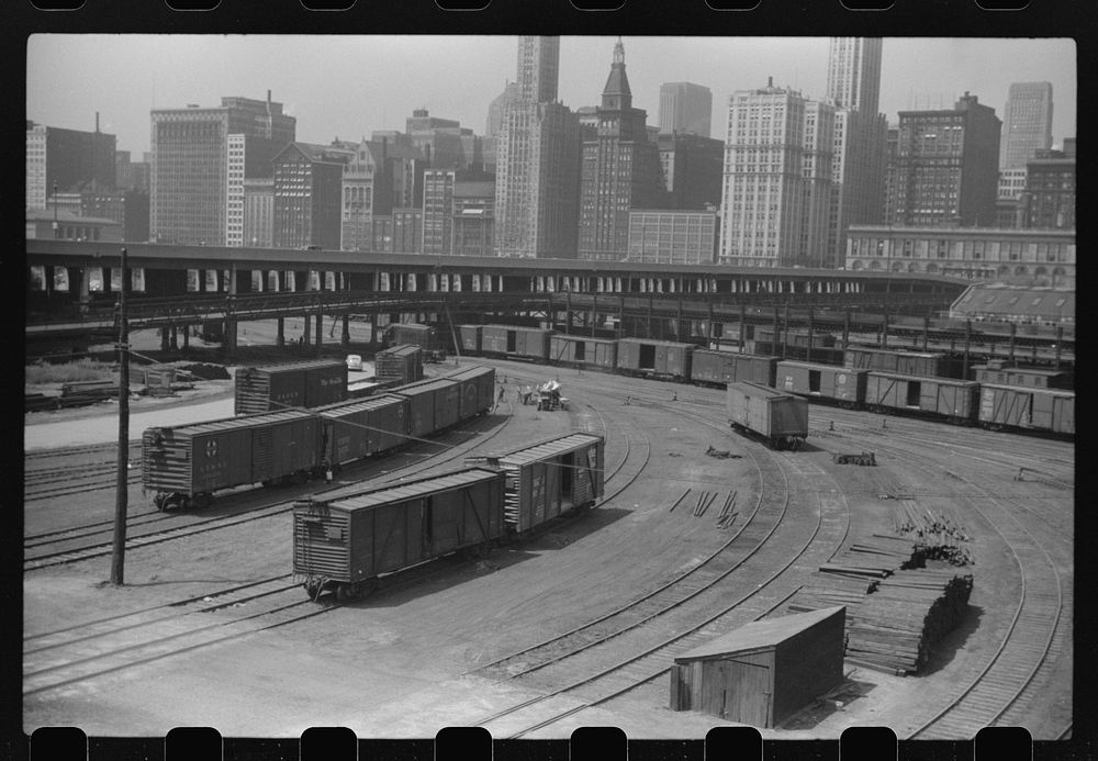 [Untitled photo, possibly related to: Freight cars in yards, Chicago, Illinois]. Sourced from the Library of Congress.
