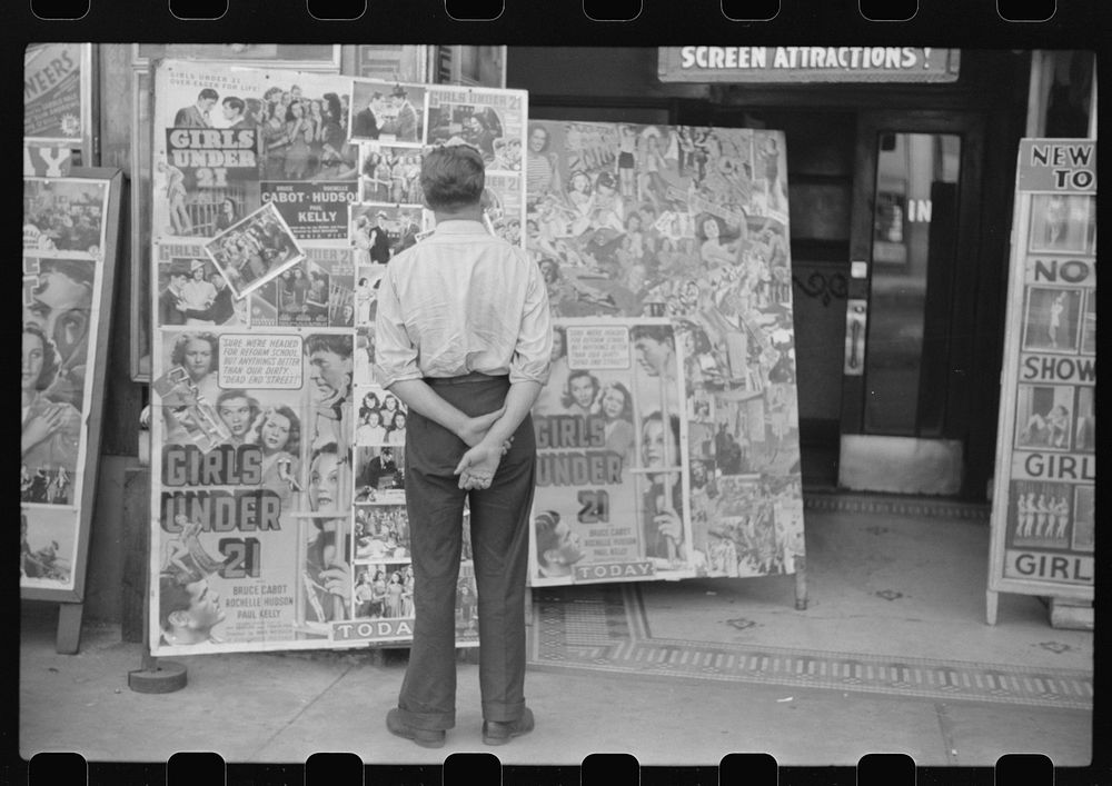 [Untitled photo, possibly related to: South State Street. Chicago, Illinois]. Sourced from the Library of Congress.