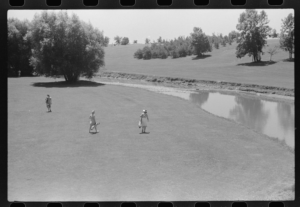 [Untitled photo, possibly related to: Golf course, Milwaukee, Wisconsin]. Sourced from the Library of Congress.