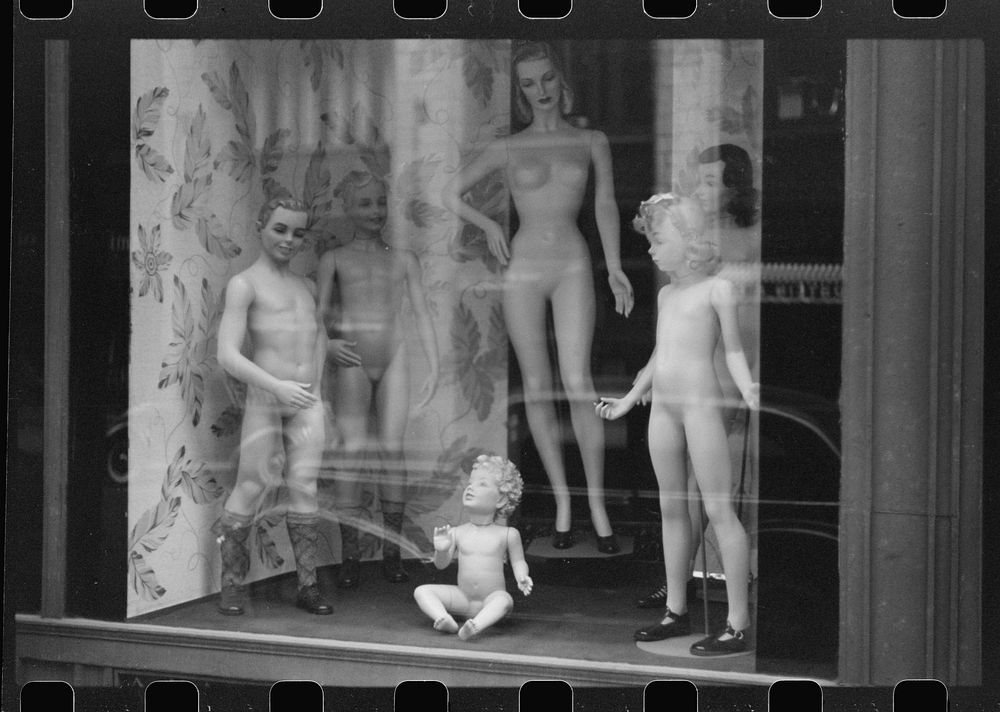 Models, Chicago, Illinois. Sourced from the Library of Congress.