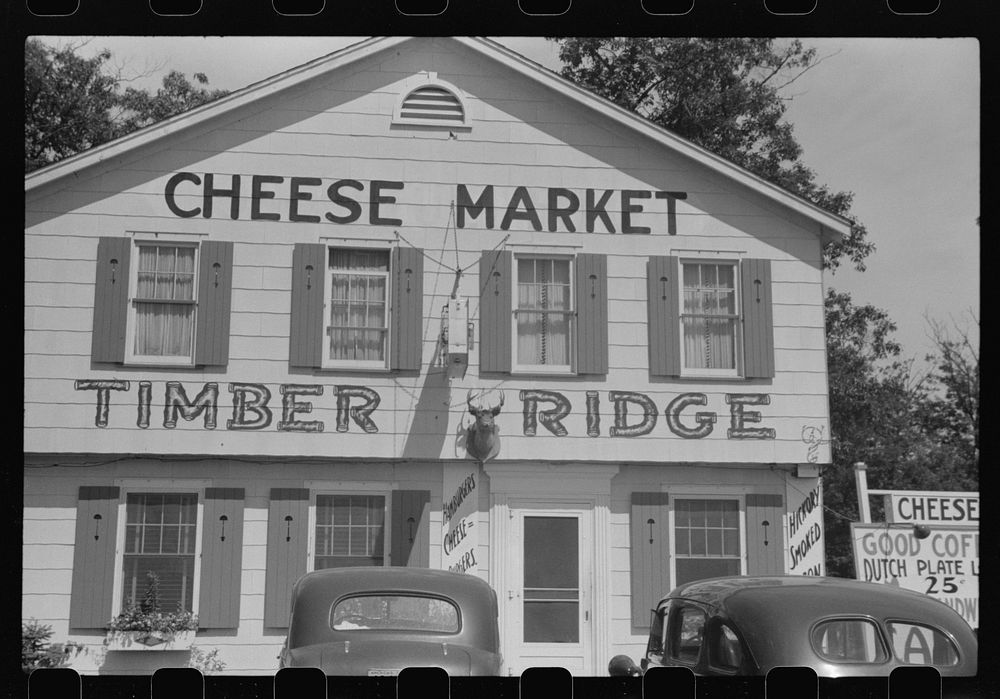 Cheese market, U.S. 41, Kenosha County, Wisconsin. Sourced from the Library of Congress.