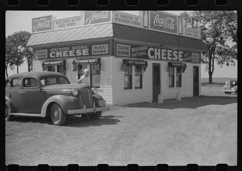 Cheese market on U.S. 41, Kenosha County, Wisconsin. Sourced from the Library of Congress.