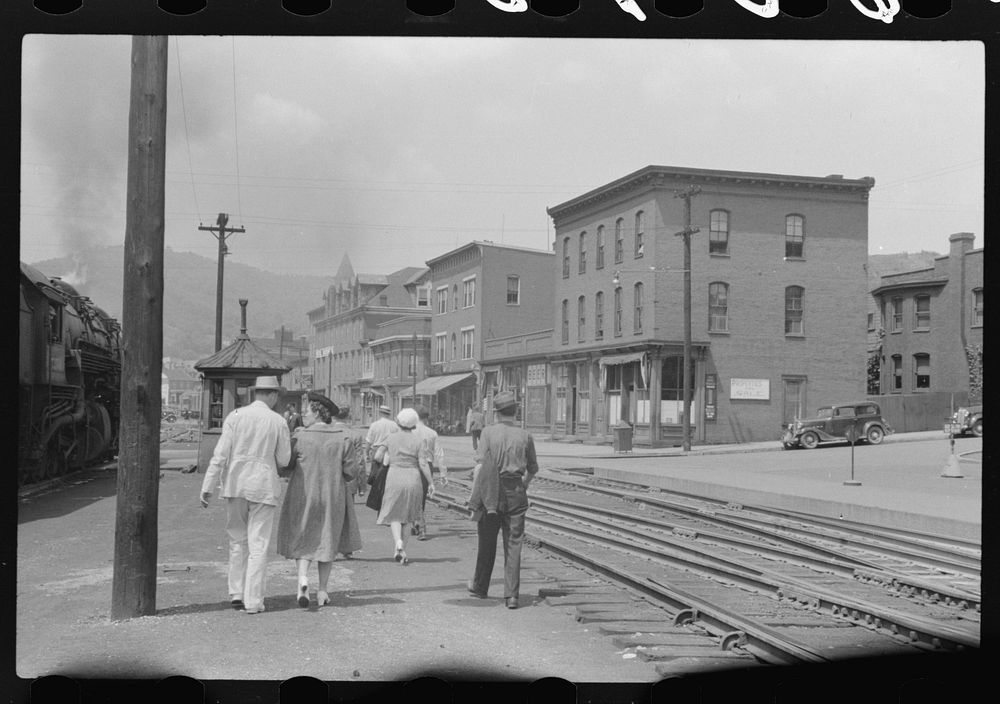 Railroad station, Cumberland, Maryland. Sourced from the Library of Congress.
