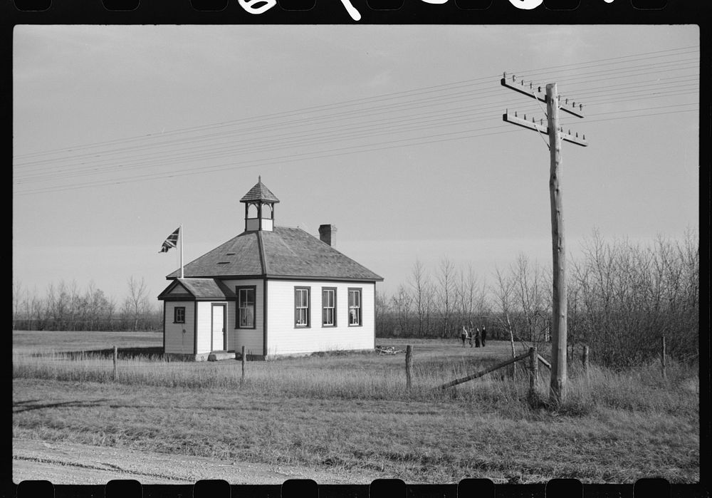 Rural school near Killarney, Canada (Manitoba). Sourced from the Library of Congress.