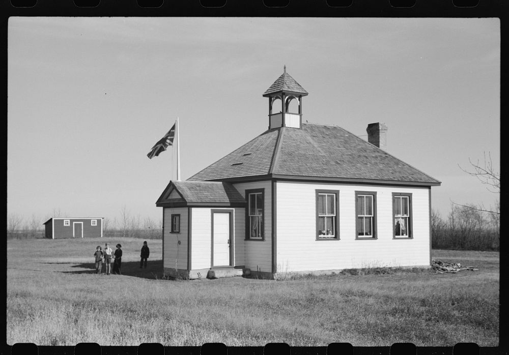 Rural school near Killarney, Canada (Manitoba). Sourced from the Library of Congress.
