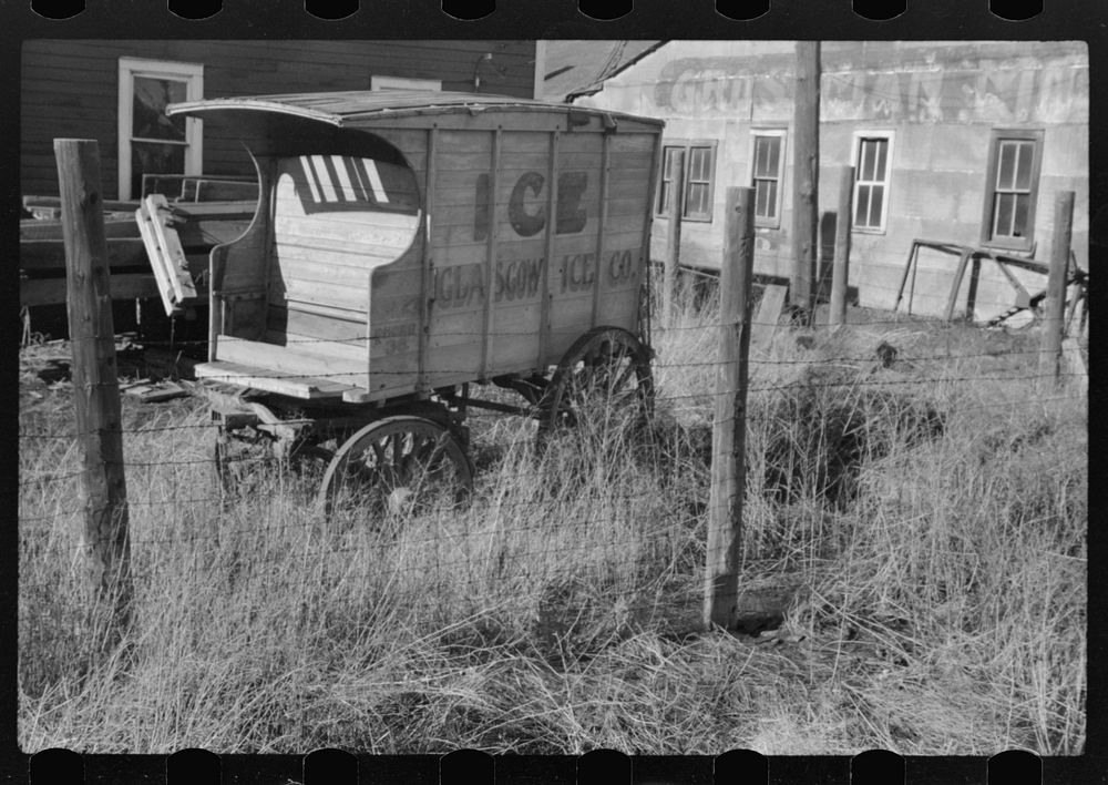 Glasgow, Montana. Ice wagon. Sourced from the Library of Congress.