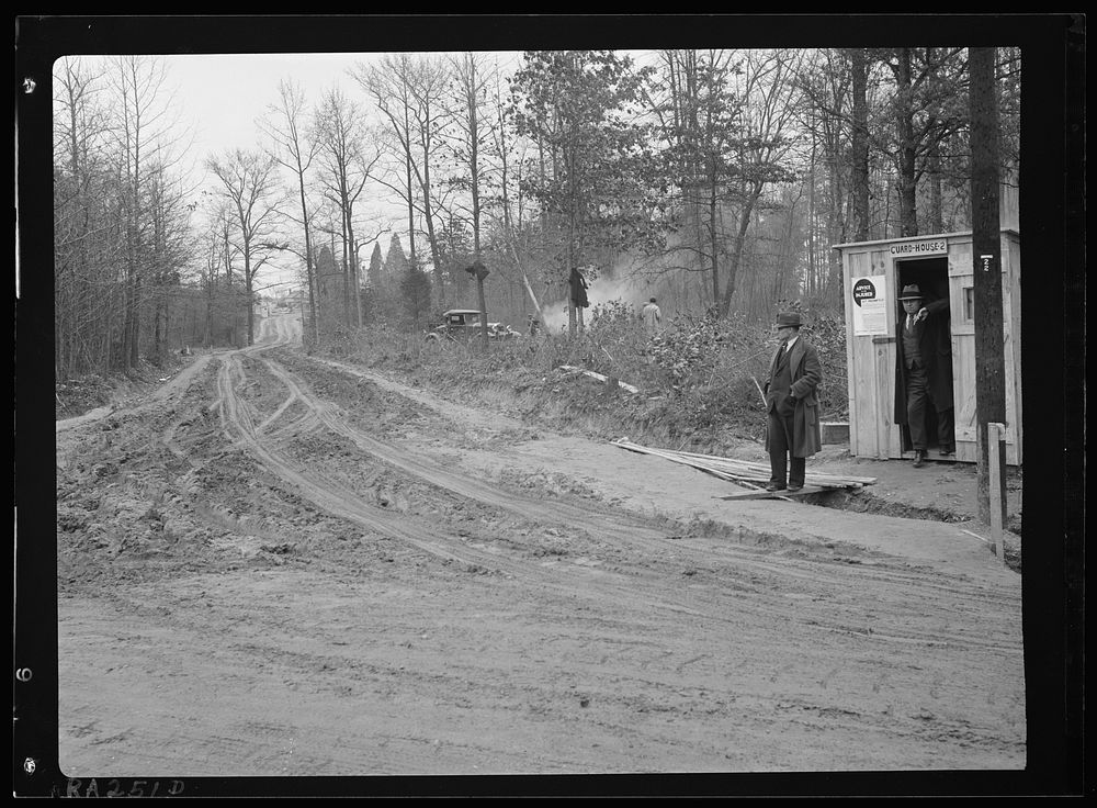 Guardhouse number two and newly built road to Berwyn project, Maryland. Sourced from the Library of Congress.