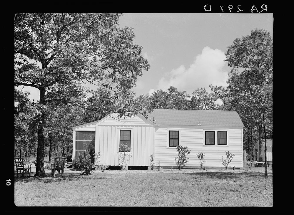 House at Meridian (Magnolia Homesteads), Mississippi. Sourced from the Library of Congress.