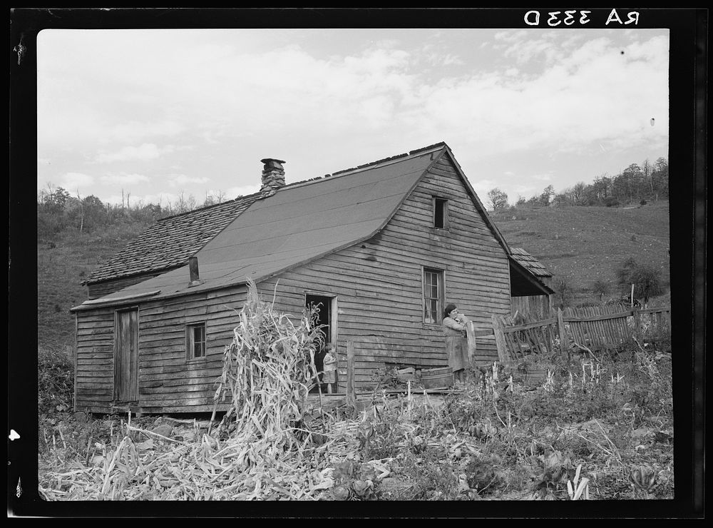 Home of Mrs. Dodson on road to Old Rag. Shenandoah National Park, Virginia. Sourced from the Library of Congress.