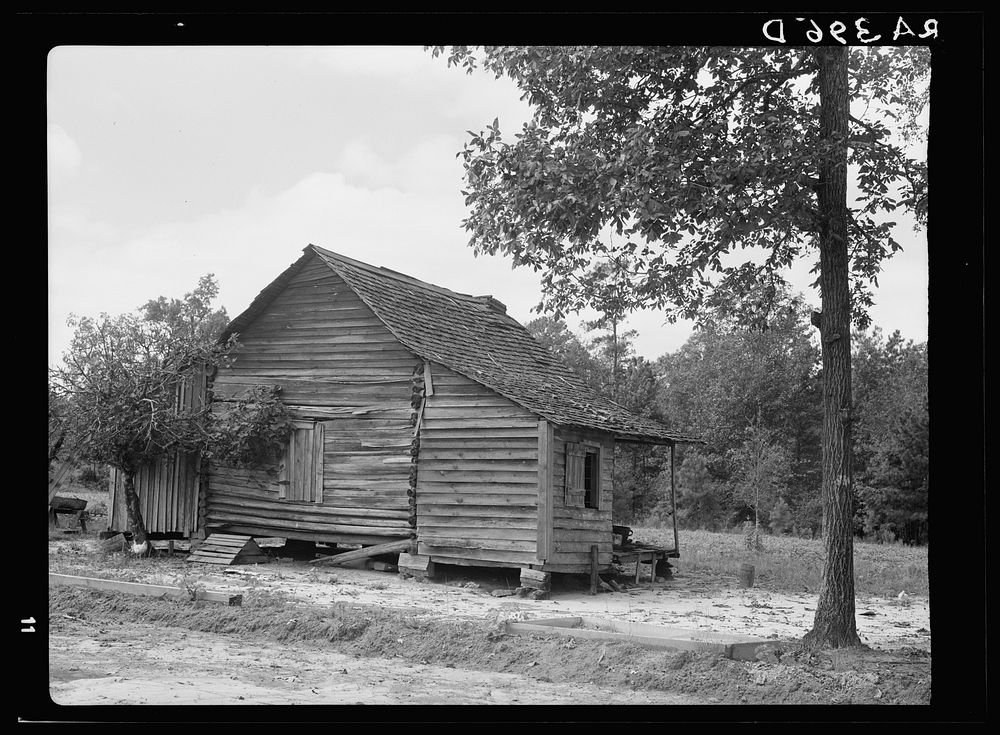 House formerly inhabited by family which has been resettled. Grady County, Georgia. Sourced from the Library of Congress.