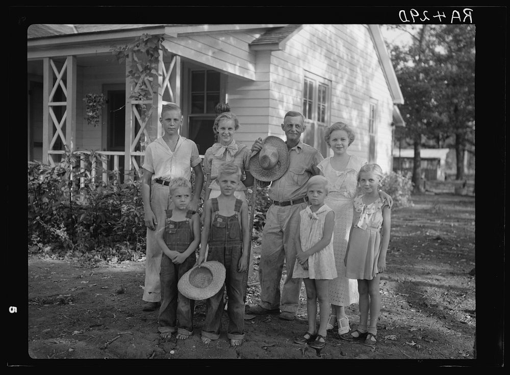 Resettled farmer and family. Dyess Colony, Arkansas. Sourced from the Library of Congress.