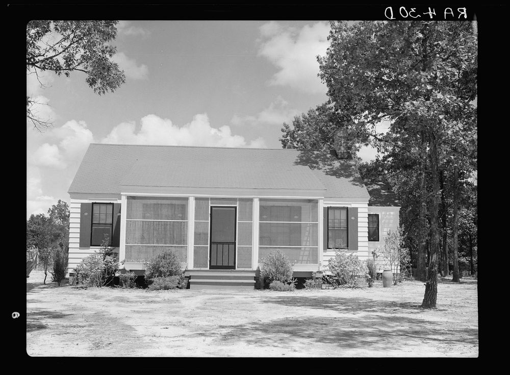 House at Magnolia Homesteads, Mississippi. Sourced from the Library of Congress.