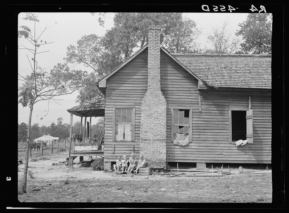 House inhabited by family to be resettled on Wolf Creek Farms, Georgia. Sourced from the Library of Congress.