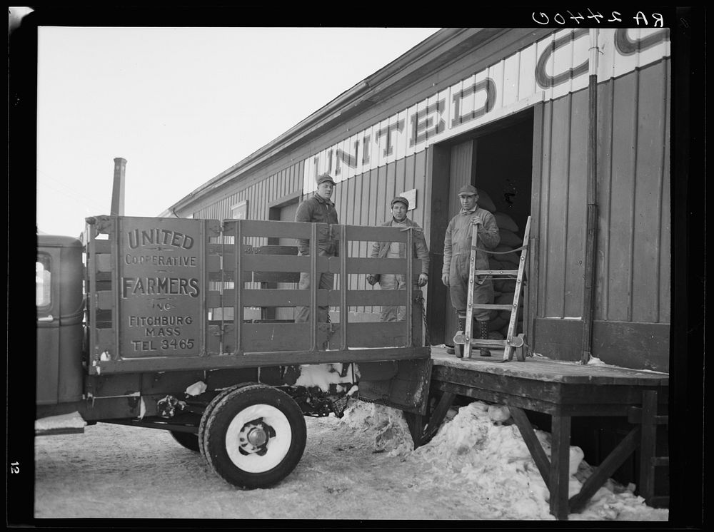 Farmers' warehouse owned by United Cooperative Society. Fitchburg, Massachusetts. Sourced from the Library of Congress.