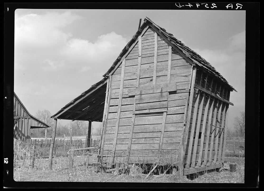 Old barn. Shelby Forest recreational demonstration project. Near Memphis, Tennessee. Sourced from the Library of Congress.