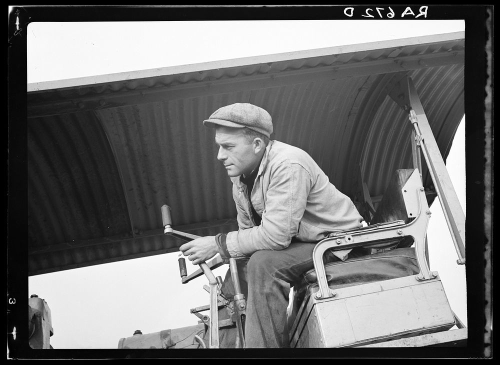 Grader operator at the Hightstown, New Jersey, project. Sourced from the Library of Congress.