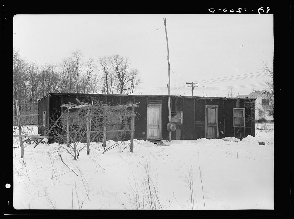 Tarpaper house off Amwell Road, Franklin Township, near Bound Brook, New Jersey. Sourced from the Library of Congress.