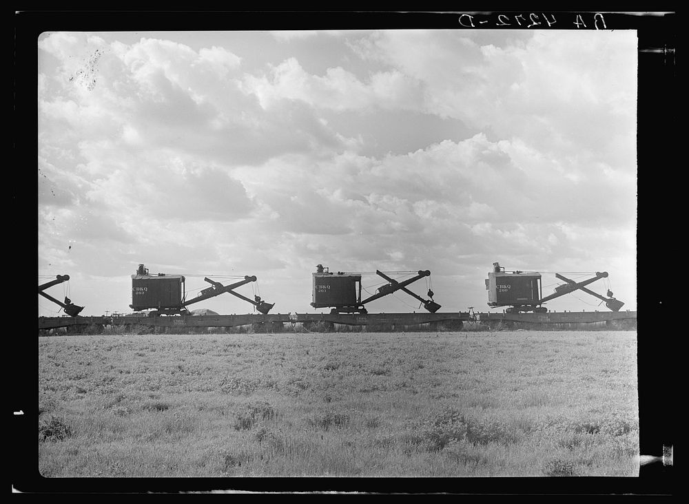 Steam shovels. Cherokee County, Kansas. Sourced from the Library of Congress.