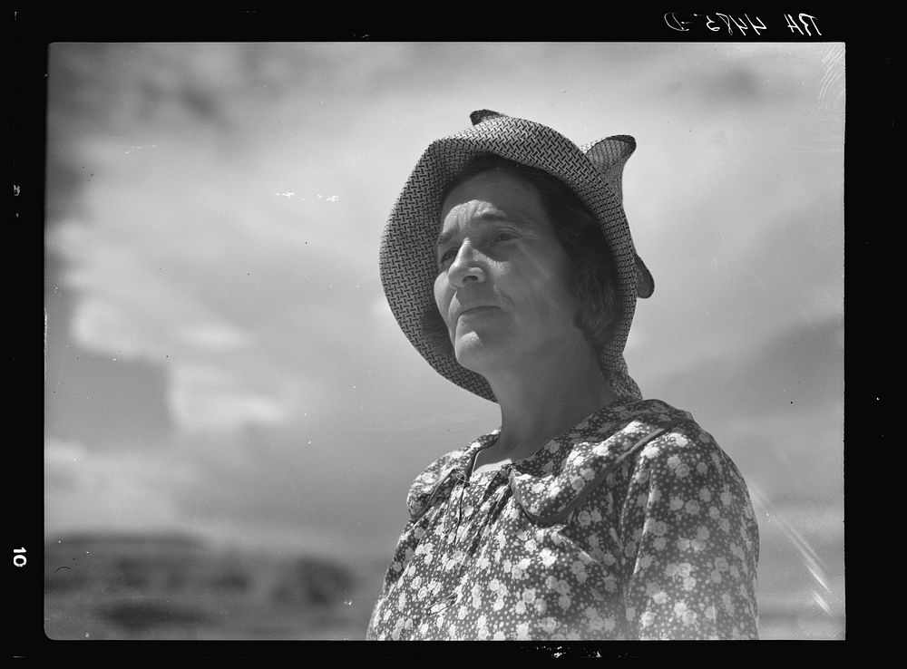 Wife of a homesteader. Pennington County, South Dakota. Sourced from the Library of Congress.