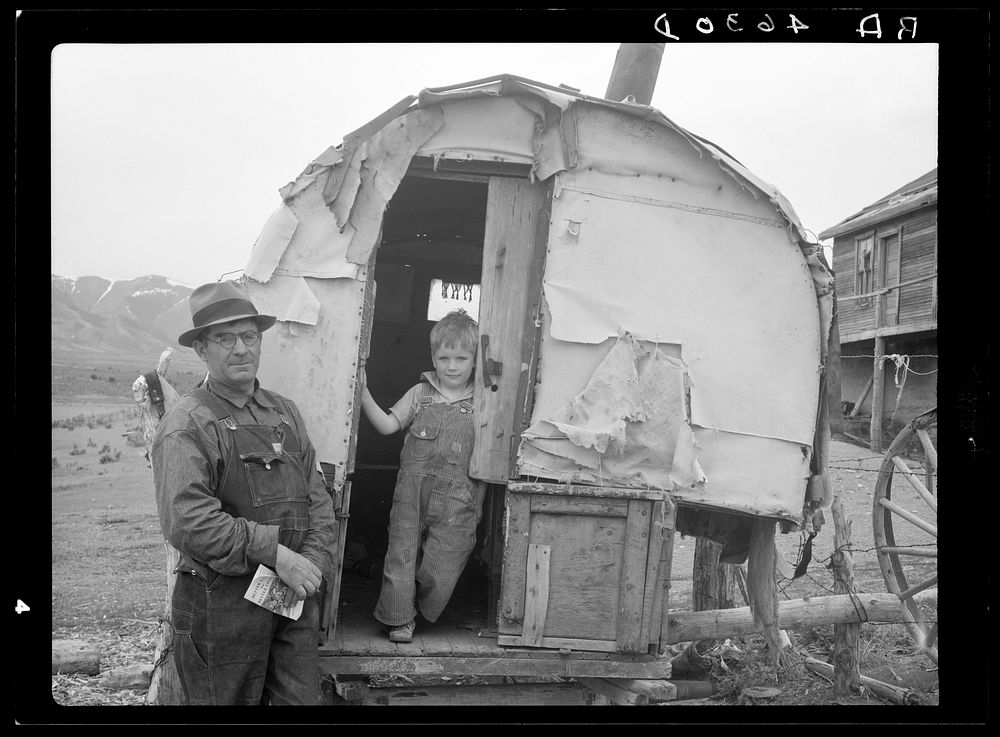 Chuck wagon in which part of family of fourteen lived. Oneida County, Idaho. Sourced from the Library of Congress.