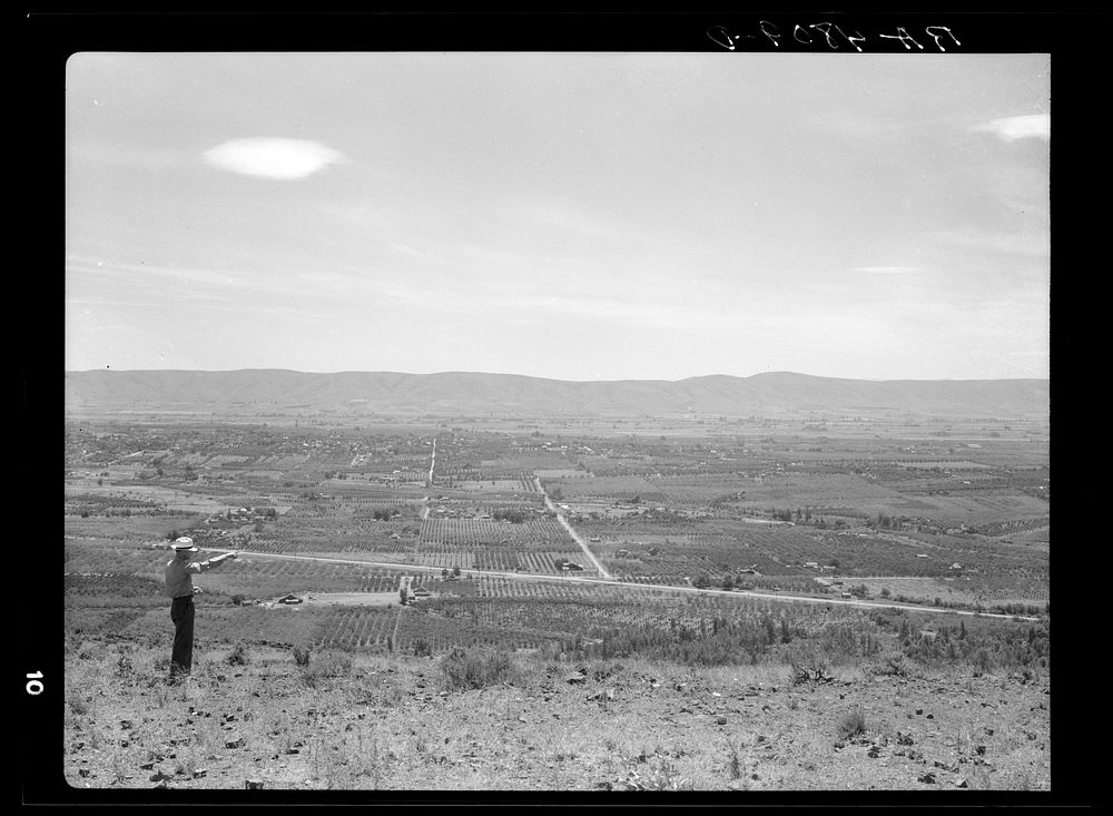 Yakima Valley, Washington. Sourced from the Library of Congress.