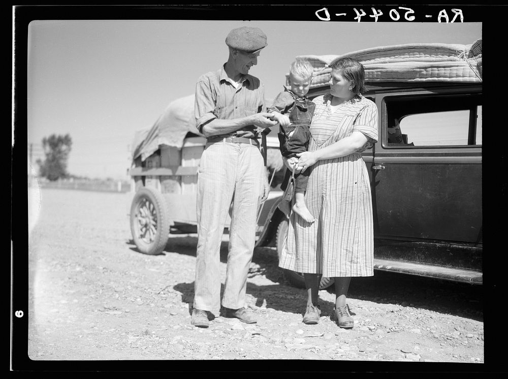 Drought refugees from North Dakota leaving for Idaho. Montana. Sourced from the Library of Congress.